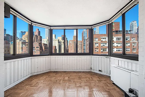 Sold by Compass | media 23