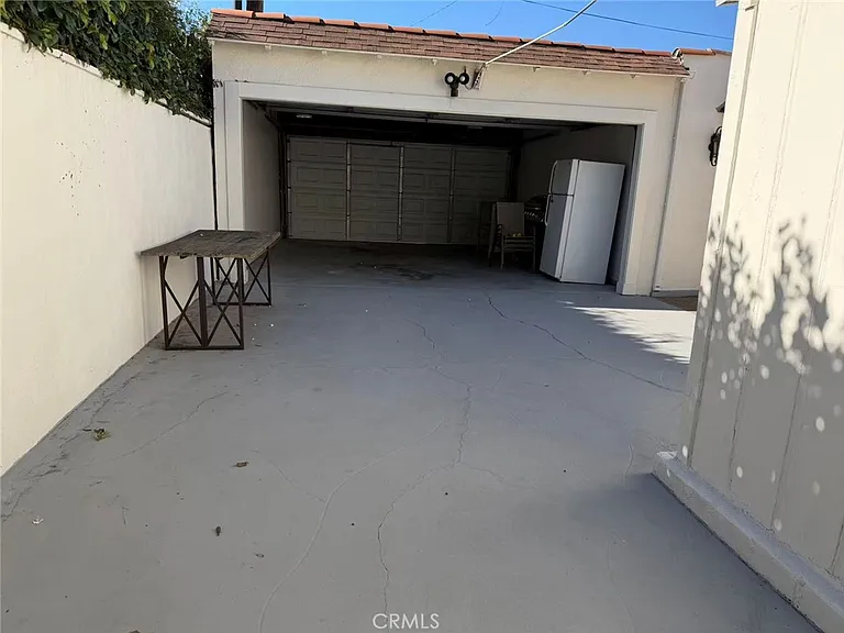 113 N Doheny Dr — Photo 20