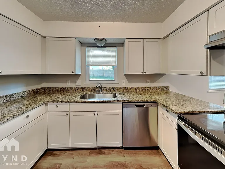 6301 Ivory Palm Dr — Photo 5