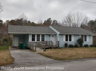 647 Shore Dr, Swansboro, NC 28584