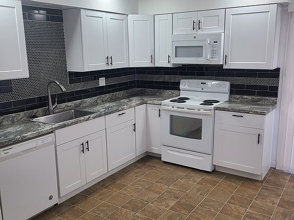 2nd image of 4310 Webster Pl