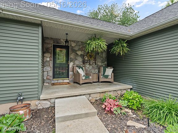4th image of 2588 E Jones Rd