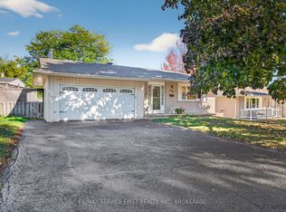 690 Fleet St, Kingston, ON K7M 5A5