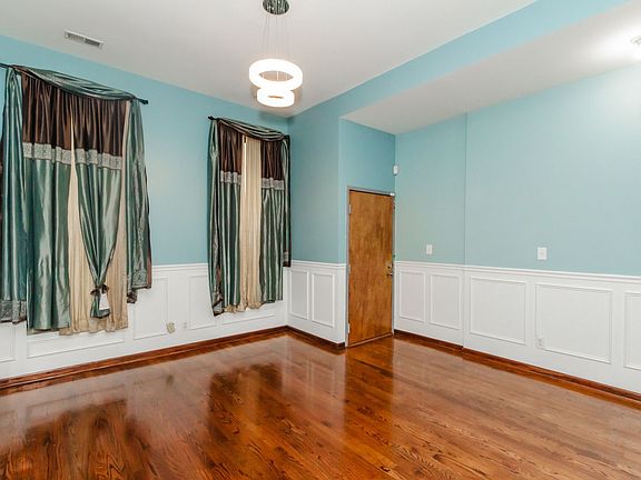 3rd image of 1353 S Ashland Ave #1