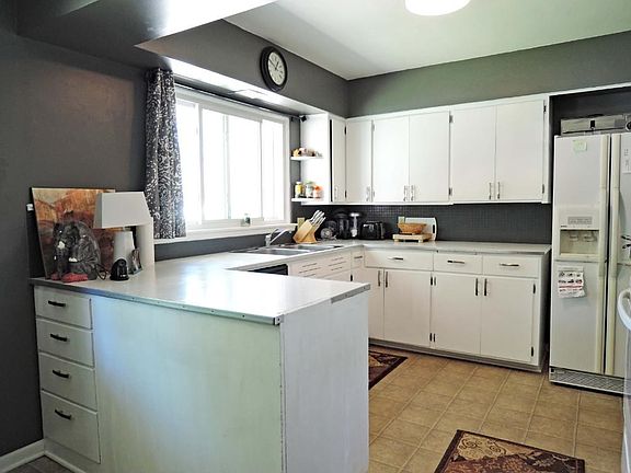 2nd image of 1066 Butternut Ave