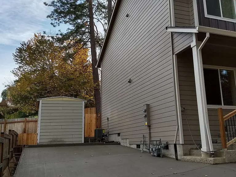 15808 SW Division — Photo 2