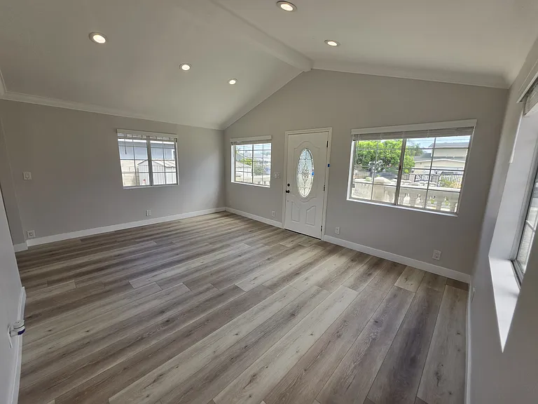 10303 Arminta St — Photo 39