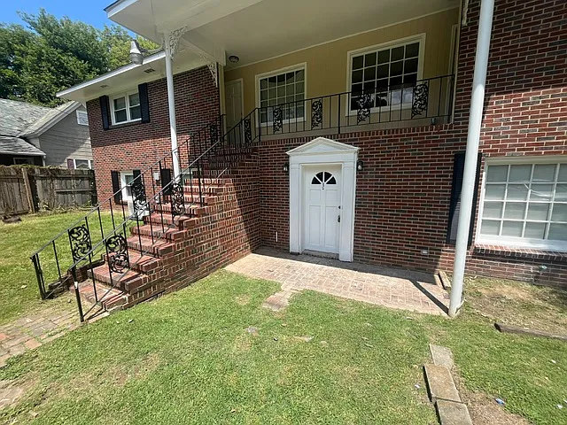 1624 College St SE #3