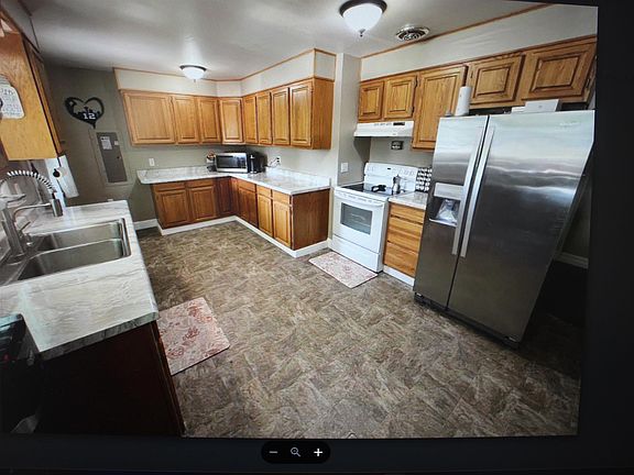 3rd image of 7203 W Arrowhead Ave