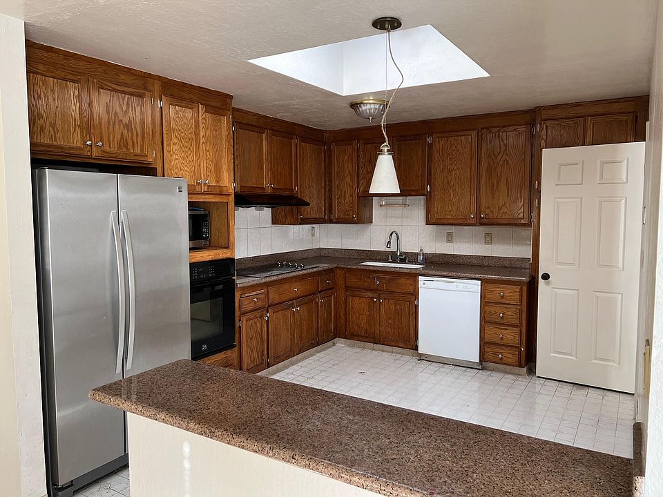 1st image of 361 Deanne Ln