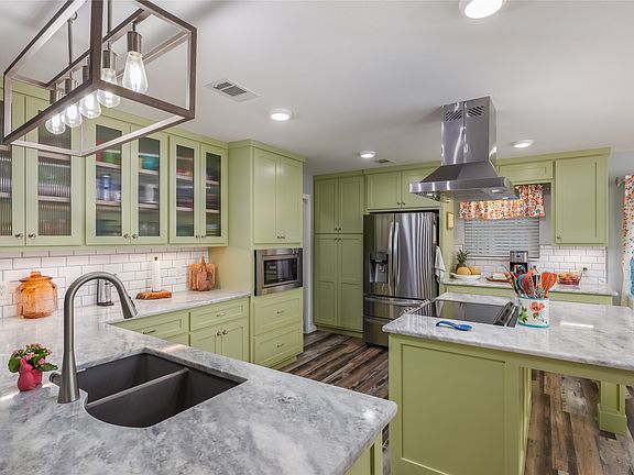 4th image of 1780 S Lakeview Dr