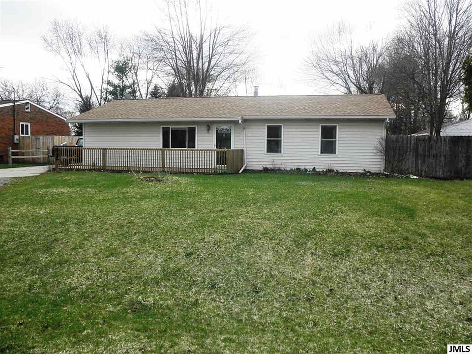 1st image of 124 E Southfield Dr