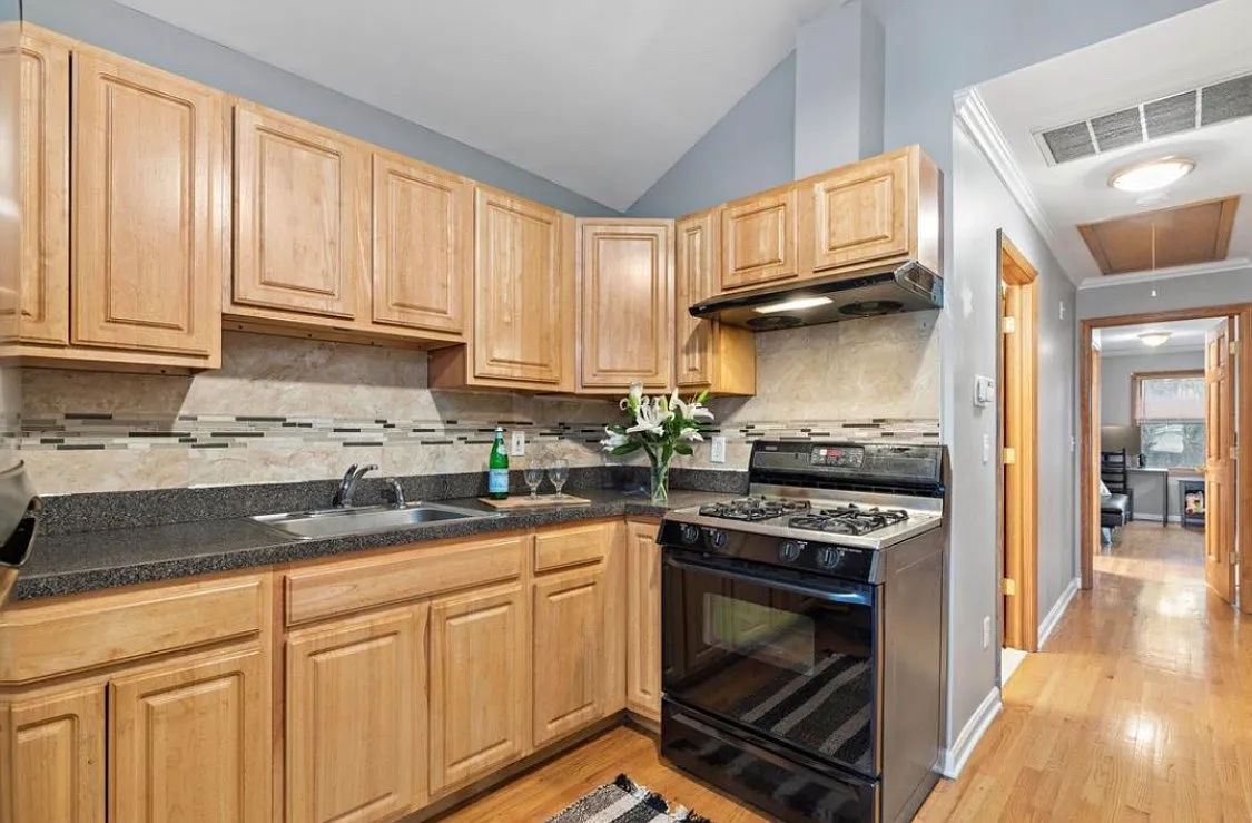 3 bed, $2,800 — Photo 4