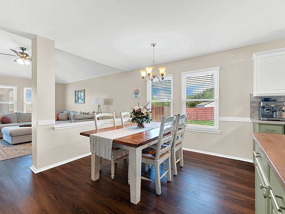 5th image of 1208 Feather Crest Dr