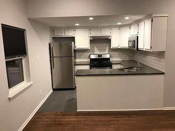 4th image of 1612 W Le Moyne St APT 3