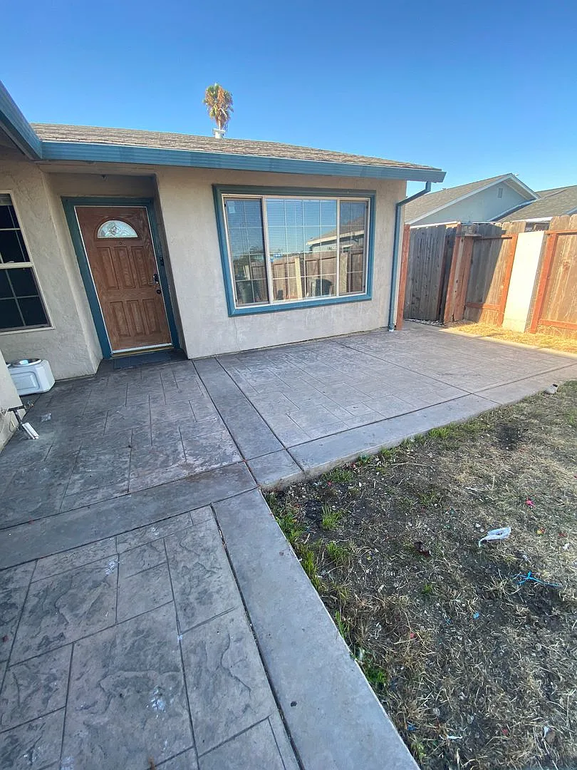 Move In Ready! Updated And Ready For You. — Photo 3