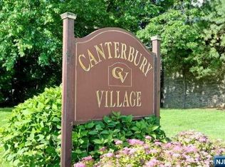 31 Canterbury Ln, New Milford, NJ 07646
