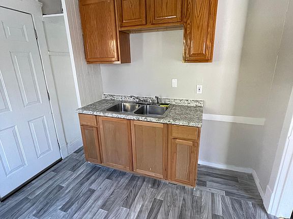 4th image of 651 E 102nd St Unit 1