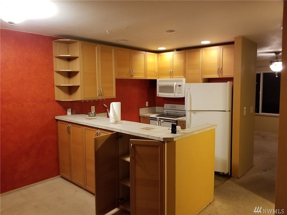 2nd image of 10726 Stone Ave N