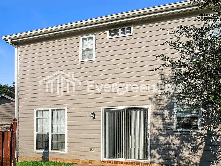 7211 Meadow Glen Dr — Photo 10