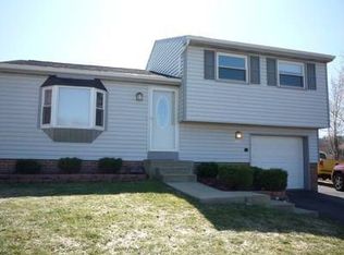 210 Briarwood Ln, Cranberry Twp, PA 16066