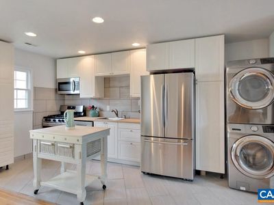 2420 Barracks Pl APT 4, Charlottesville, VA, 22901
