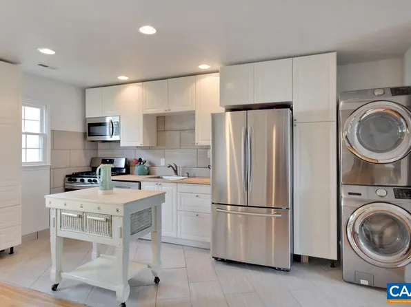 2420 Barracks Pl APT 4, Charlottesville, VA 22901