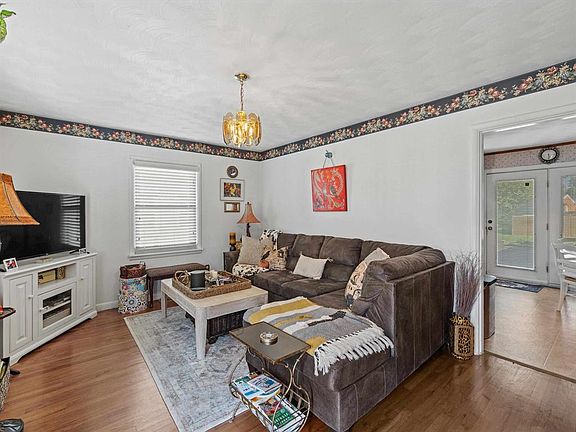 2nd image of 1226 Rose Hill Dr