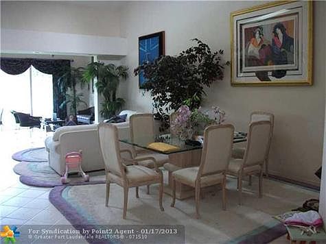 4th image of 4109 Carriage Dr APT L3