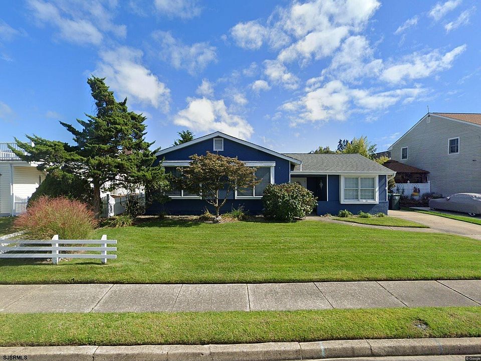 1st image of 3 Sandy Ln