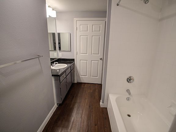 4th image of 2320 Gracy Farms Ln APT 423