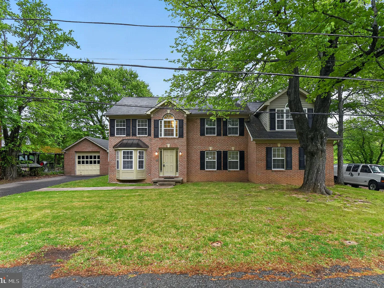 3 bed, 2.5 bath, 2900 sqft, $3,500 — Photo 1