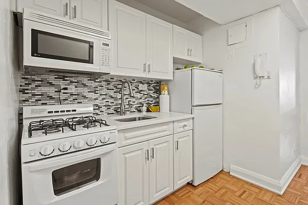 Rented by Douglas Elliman | media 4