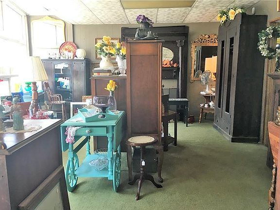 3rd image of 209 Clay Ave