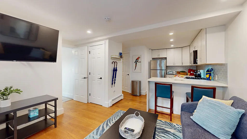 1 bed, 1838 sqft, $4,725 — Photo 1