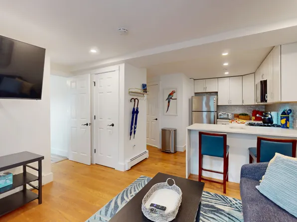 36 Montgomery St, Cambridge, MA 02140