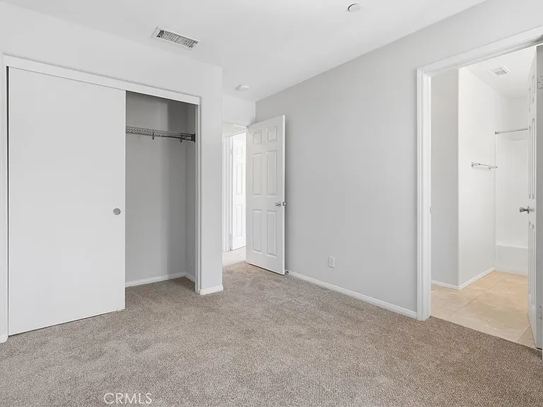 15 Platinum Cir — Photo 19