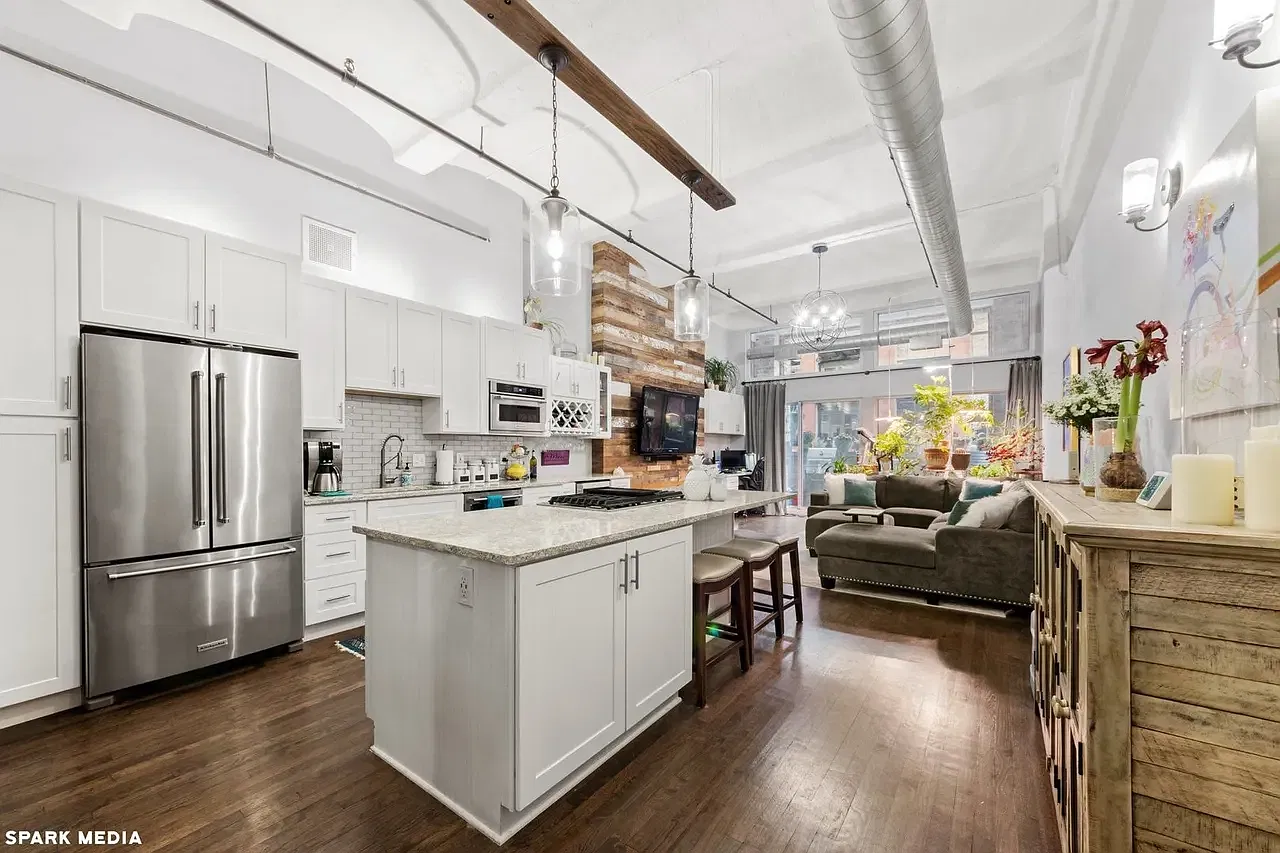 1 bed, 1100 sqft, $3,049 — Photo 1