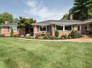 6 Lochhaven Ln, Ballwin, MO 63021