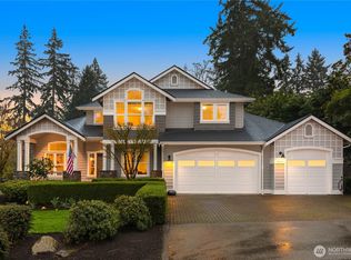 8841 SE 37th St, Mercer Island, WA