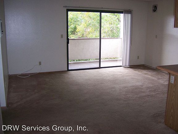 4th image of 81 4th Ave APT 4