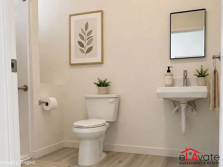 1120 E 25th St #102 — Photo 6