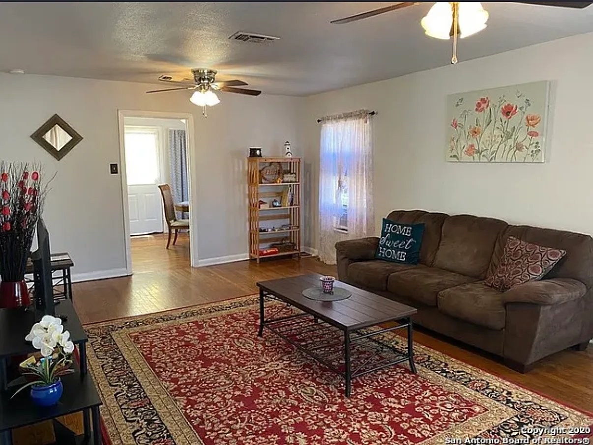 3 bed, 1114 sqft, $1,500 — Photo 4
