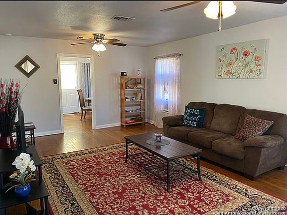 4th image of 231 Laddie Pl
