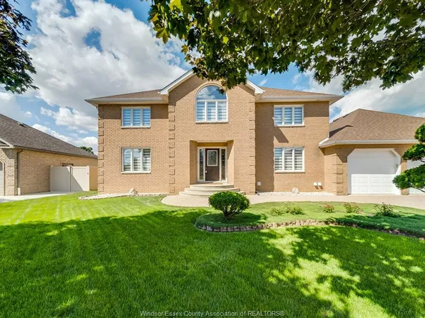 2021 Eugeni St, Tecumseh, ON N9K 1B3