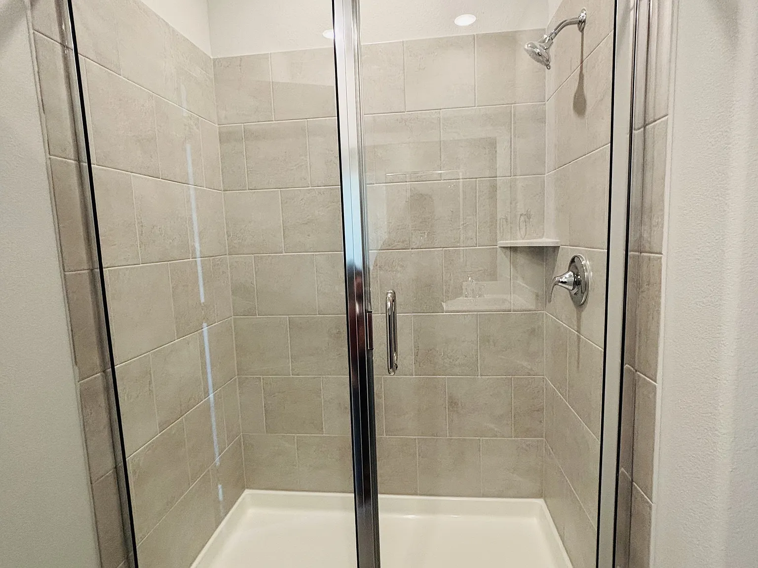 4 bed, 2104 sqft, $2,199 — Photo 4
