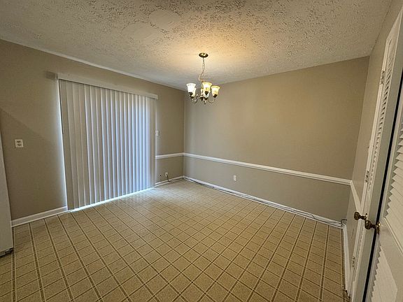 4th image of 107 Fountain Dr