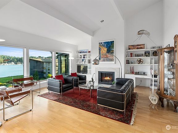 5th image of 400 Harborview Drive SE #232
