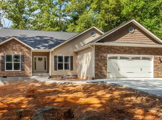 65 Drexel Rd, Hendersonville, NC 28739