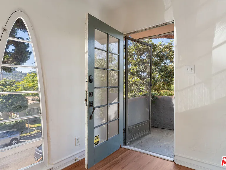 4018 Berenice Ave — Photo 11
